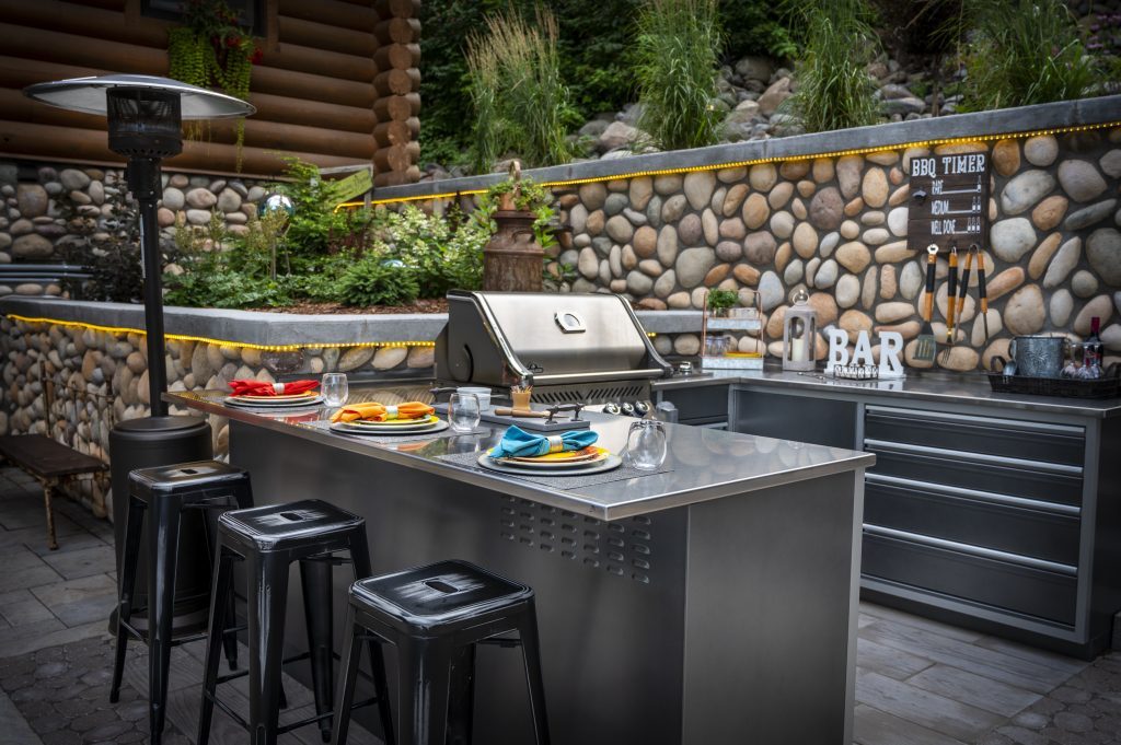 outdoor kitchen